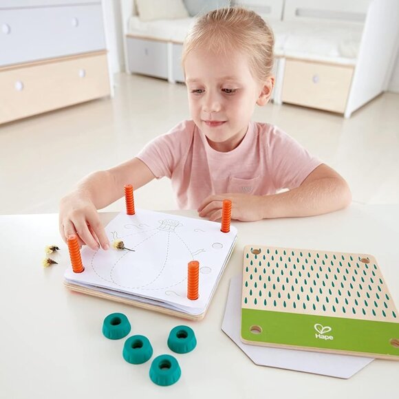 New in Box Hape Flower Press DIY Kit-Nature Fun 5+🌺 - Picture 4 of 14